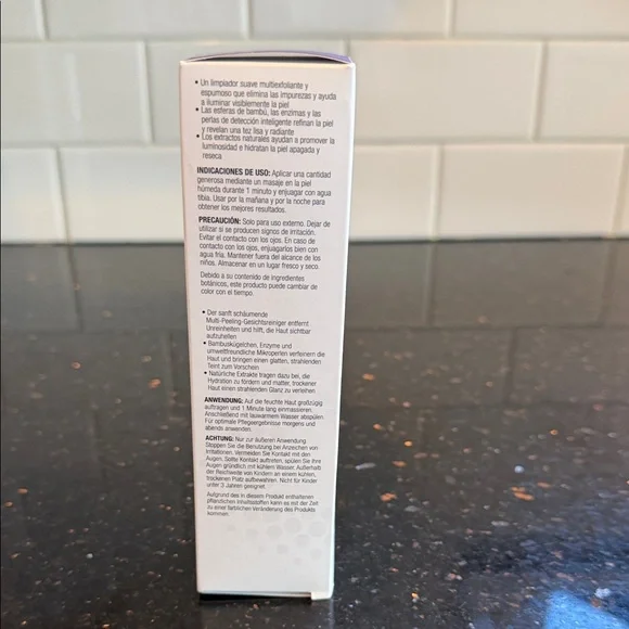 Image Skincare Iluma Intense Brightening Exfoliating Cleanser - White and Purple - Picture 2 of 4